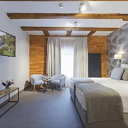 Ostoja Resort *